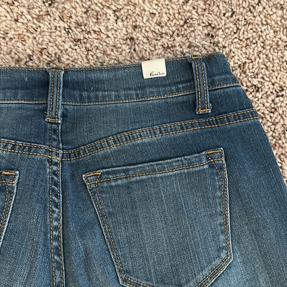 Distressed Crop Jeans - Picture 4 of 4